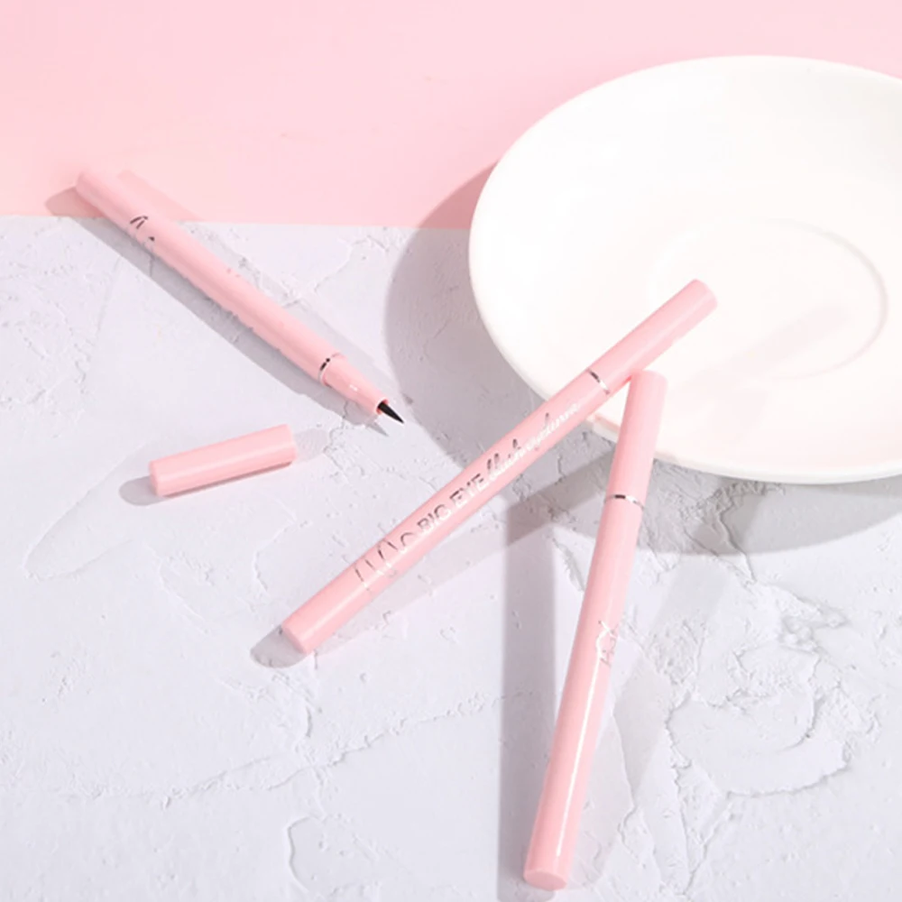 Eyeliner liquido waterproof punta ultra-fine lunga durata nero_voghion.com