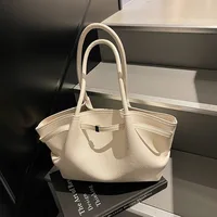 Sac fourre-tout en cuir PU souple, Design de Niche de luxe, capacité spacieuse, sac à bandoulière pour femmes, sac à bandoulière pour les déplacements et les voyages 5