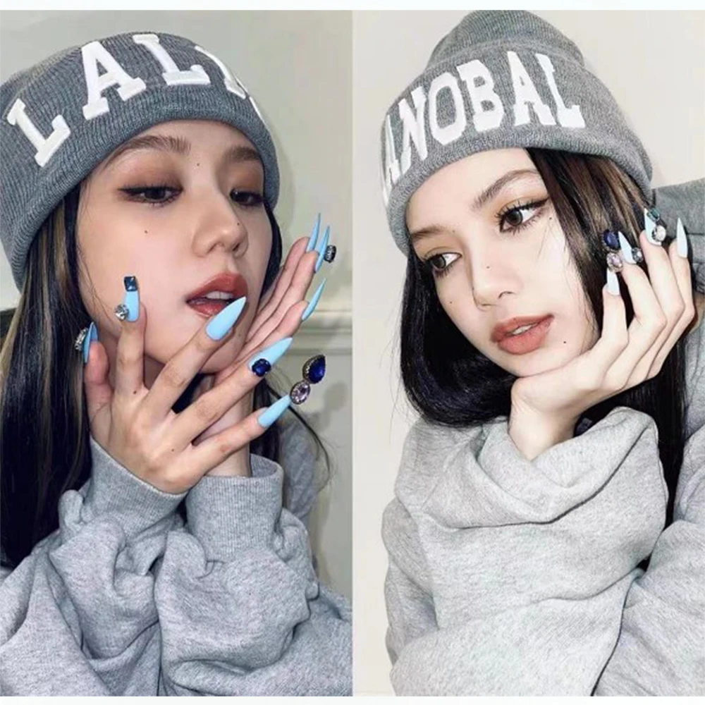 KPOP JISOO LISA LALISA MANOBAL Letter bordado, gorro de punto gris