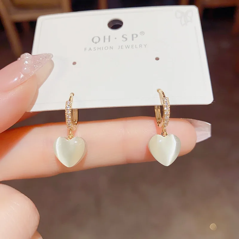 Popular Fashion Clear Cat's Eye Stone Love Ear Buckle Women's Summer New High-end All-match Sweet Earrings