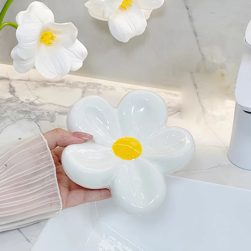 Creative Ceramic Soap Box Light luxury Cute Flower Shaped Soap Dishes Home Bathroom Kitchen Supplies, Bathroom storage rack, 1Pc