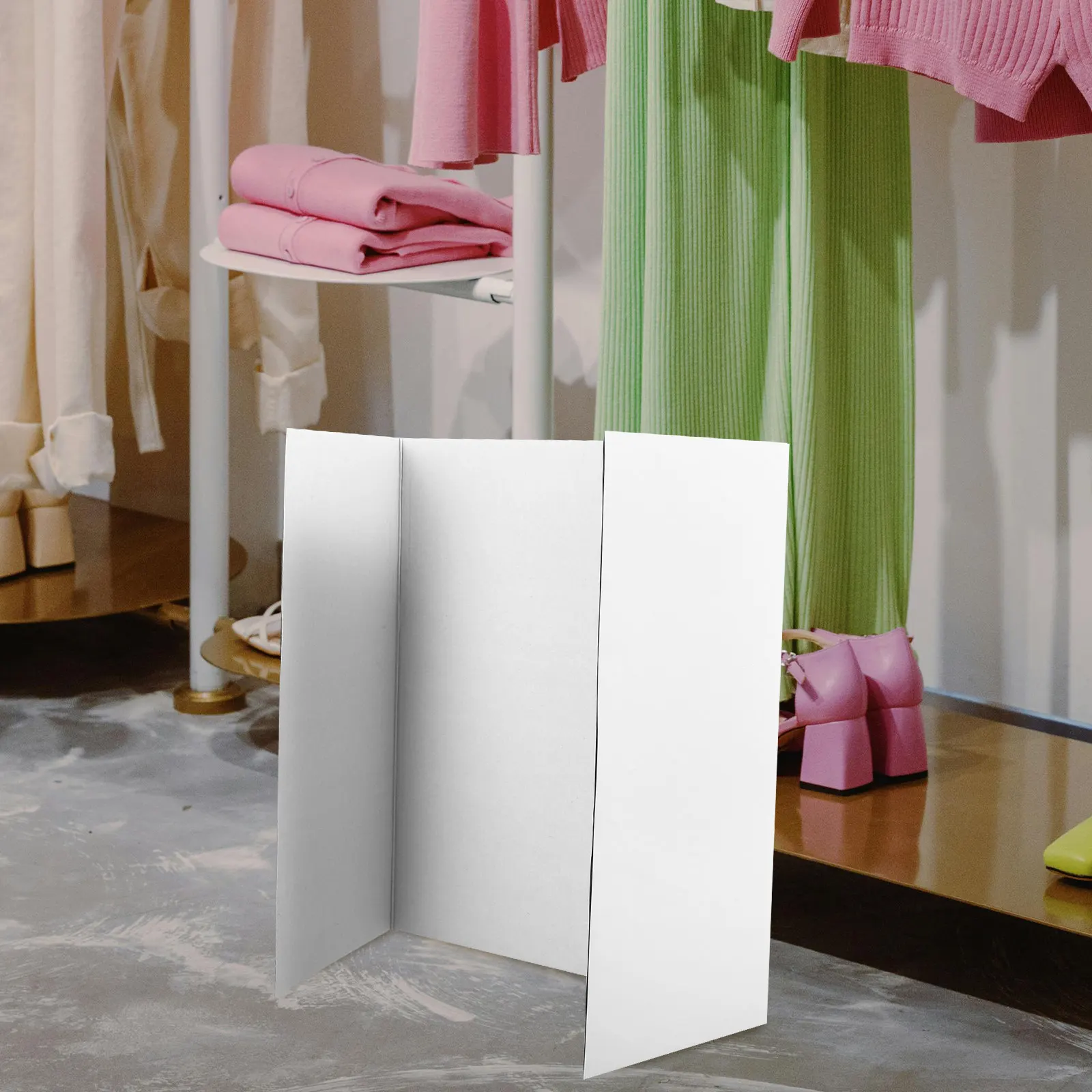 1세트 삼단 접이식 프레젠테이션 보드 전시회 및 교실용 다용도 접이식 디스플레이 접착 테이프가 있는 밝은 표면