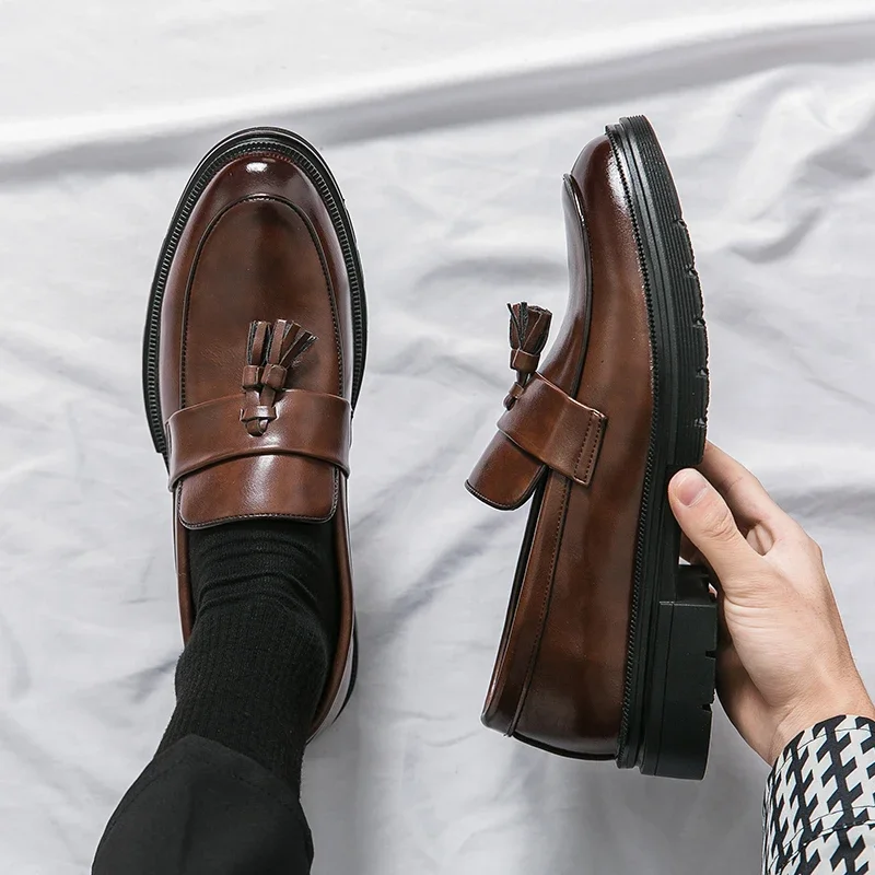Loafers Men PU Tassel Decoration Low Heel Solid Color Business Dress Shoes Comfortable Fashion Classic Men Single Shoes