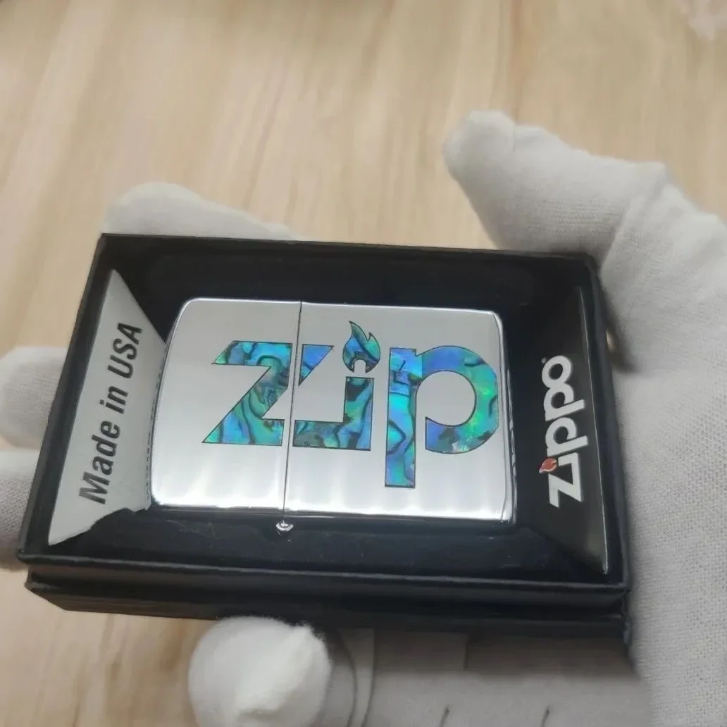 Accendino Zippo Chorme Argento Con Motivo Zippo Collezione Antivento In Scatola