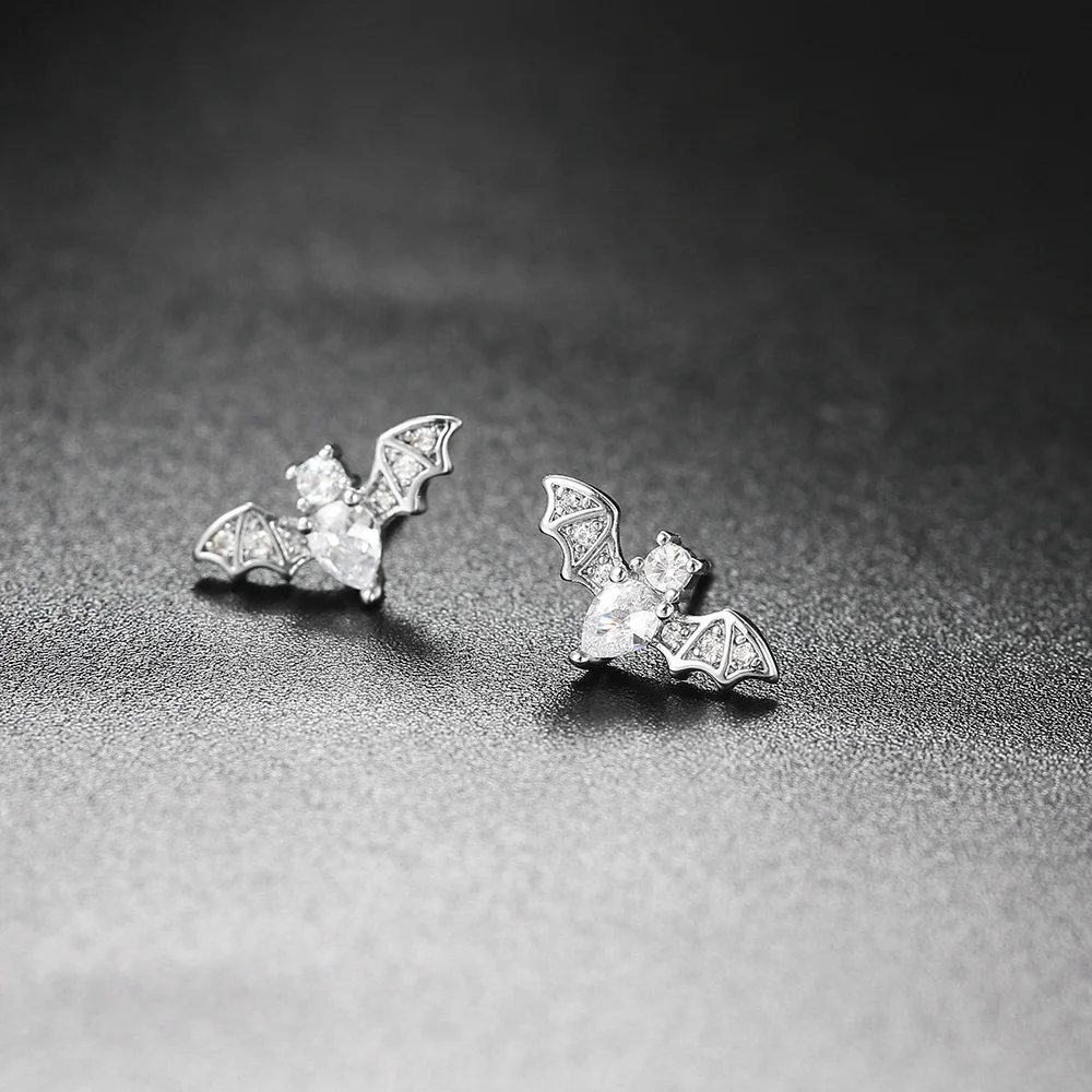 MAGICAL DESIGN シルバーピアス　コウモリ　BAT EARRING コウモリが飛んでいるバット スタッド イヤリング ブラック