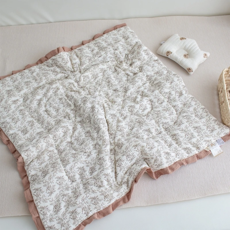 Children's Blanket Lace Trim Comforting Quilt with Dotted Backing Designing, Soft & Breathable Warm Duvet for Kids
