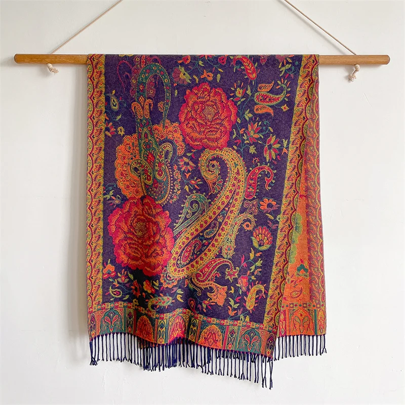 thumbnail image 1 of Bufanda de lujo de cachemira pashmina 2023, chales y envolturas de moda de invierno, bufandas femeninas con estampado de marca, bufandas gruesas y cálidas, 1 of 5
