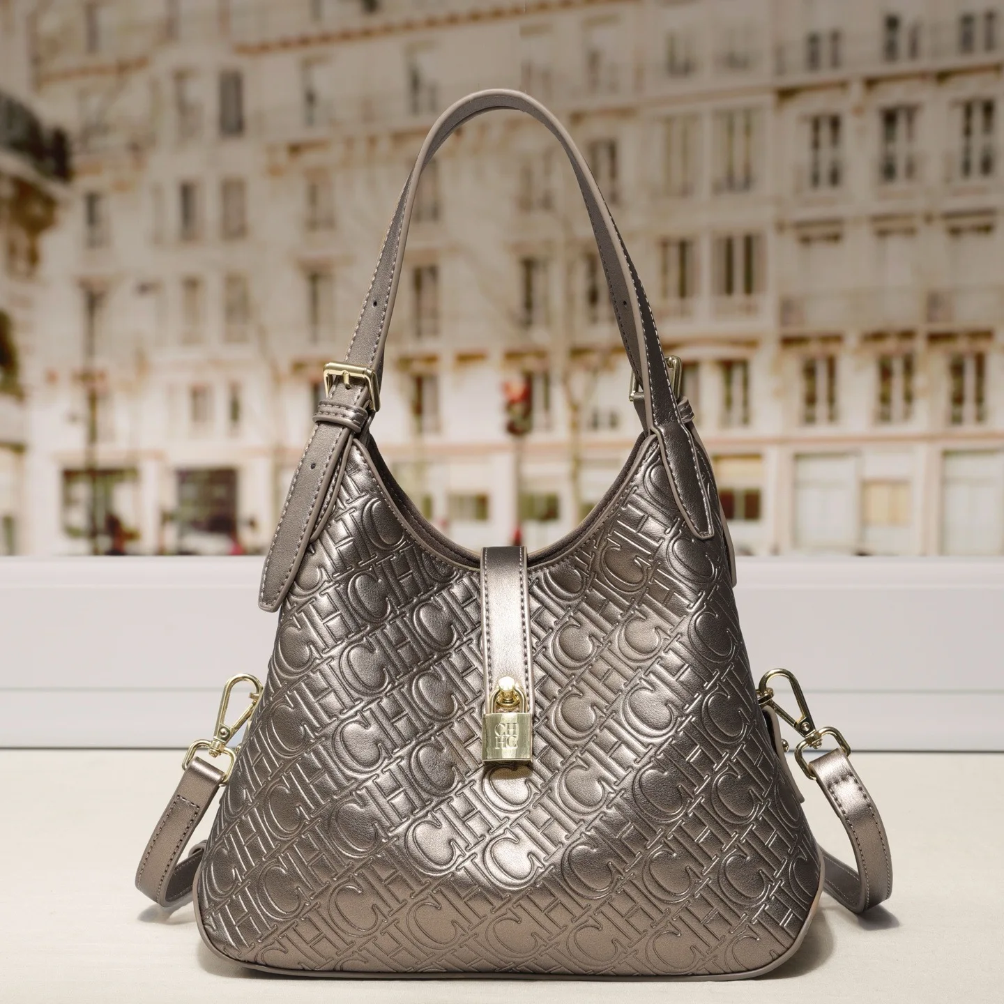 حقيبة يد نسائية جديدة موديل 2025 على الطراز الكلاس...