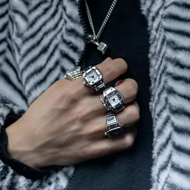 Vintage Punk Finger Watch Mini Elastic Strap Alloy Watches Couple Rings Jewelry Clock Retro Roman Quartz Watch Rings Women Men