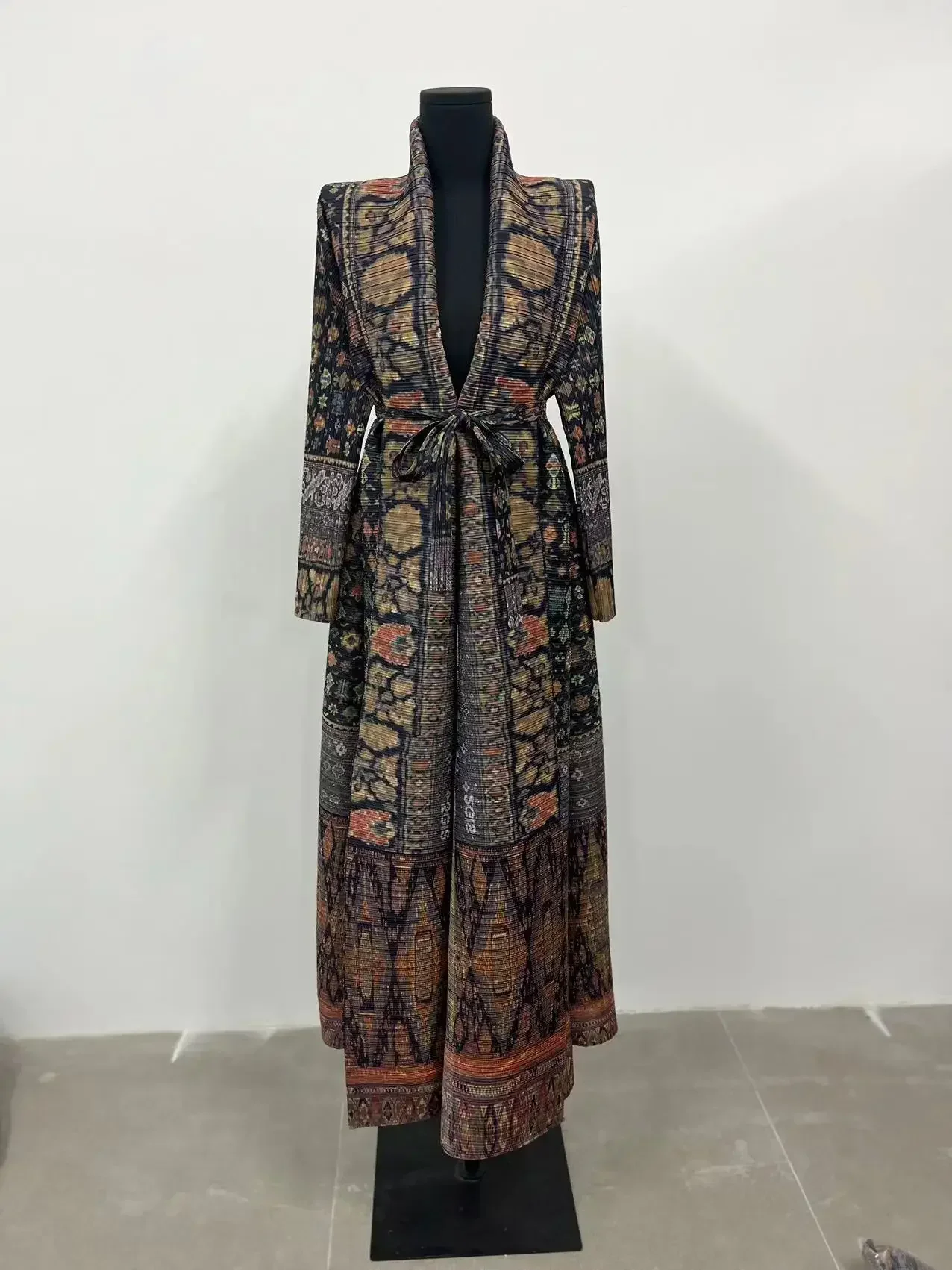 Miyake Pleated Print Foldable Collar Long Sleeved Trench Coat for Women 2024 New Winter Original Designer Fashion Cardigan Dress 3