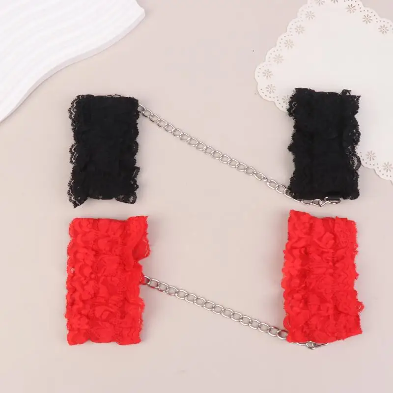 Manette in pizzo per giochi erotici di coppia e bondage_voghion.com
