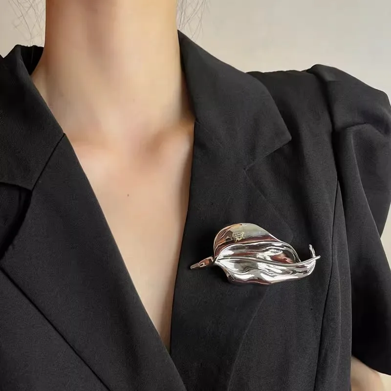 フォルナセッティ＃5ピエロボタン磁器製70年代ボタンゴールド メタルボタン 18mm | 《ボタン専門店タカシマ》 貝ボタン