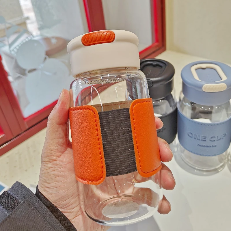 Durable Borosilicate Glass Water Bottle with Carrying Strap & Insulating Sleeve - 550ml