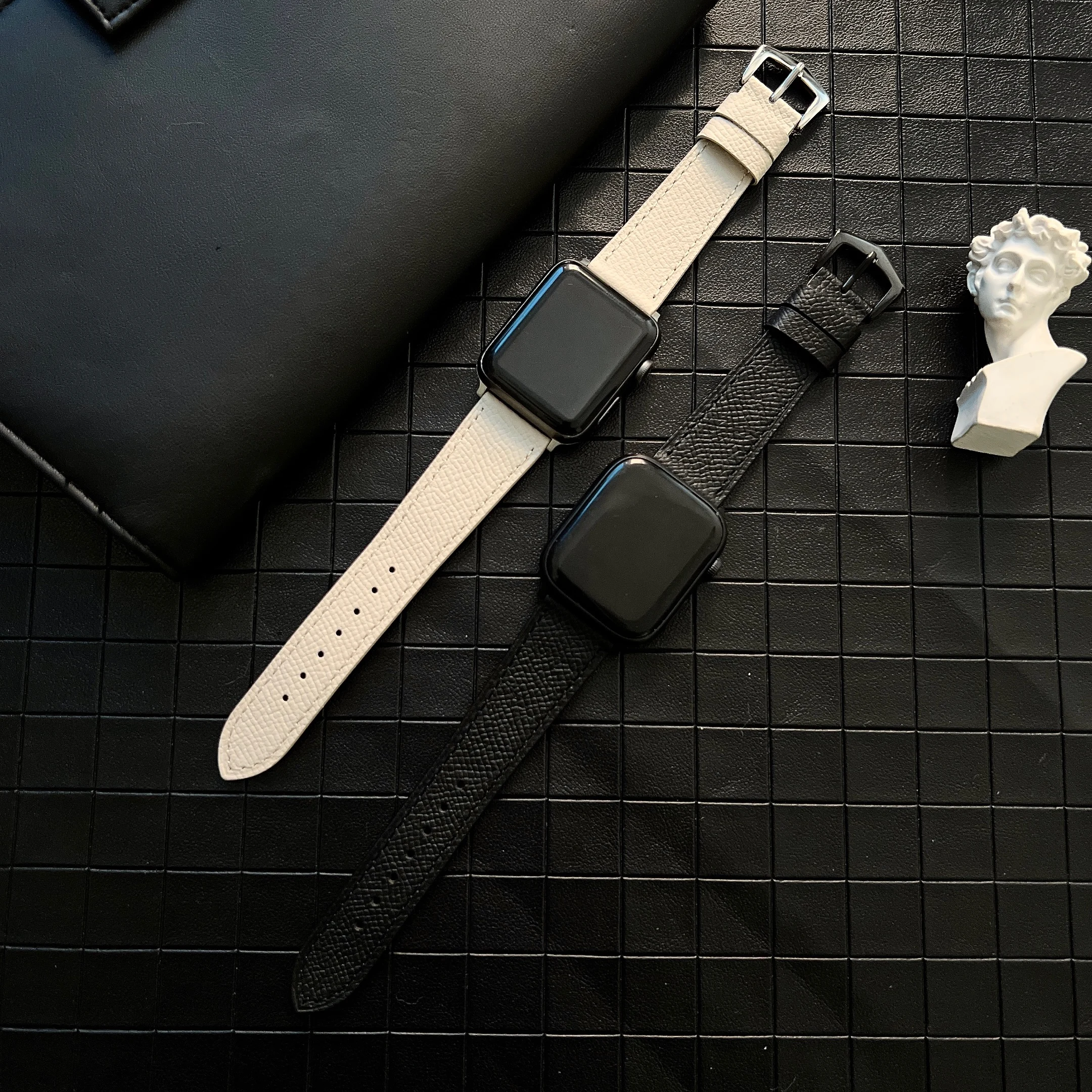 

Leather strap For Apple watch Ultra 8 7 49mm 45mm 41mm 6 5 4 SE 44mm 40mm smart watch original wristband For iwatch 3 42mm band