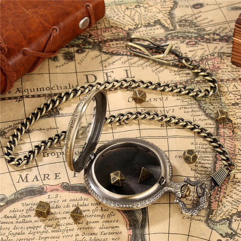 Antikes transparentes Taschenuhrengehäuse mit 7 Teile/satz Polyedrische Metallwürfel Rollenspiel Gaming Würfel Anhänger Kette Gaming Würfel – Detail 3