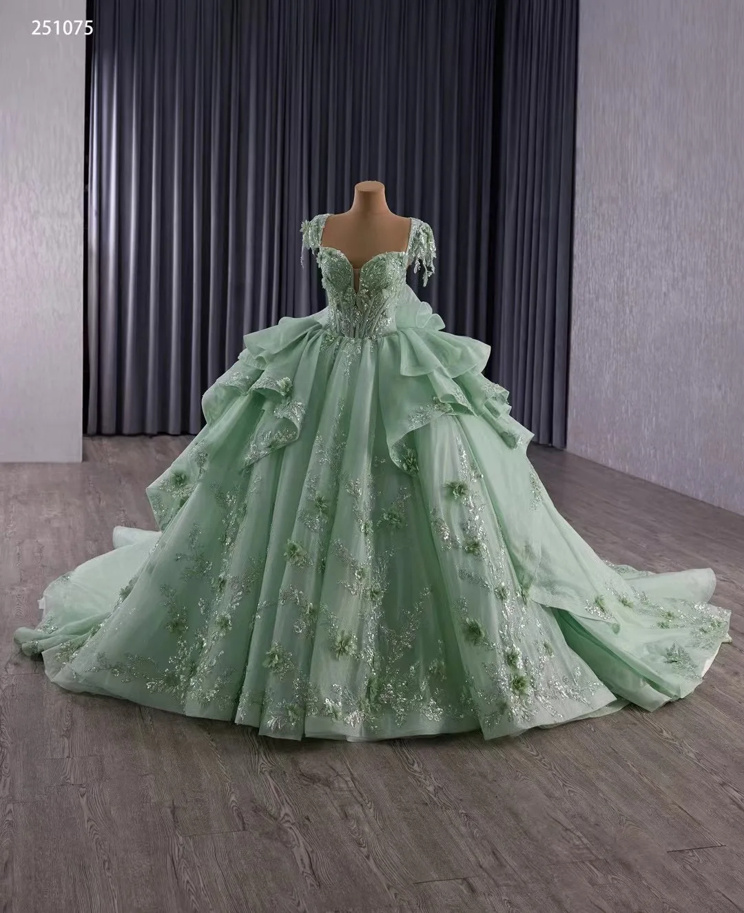 Princess Light Green Gown: My Real Experience Wearing a Mint Green Charro Quinceaera  Dress for My Daughter's 15 Aos