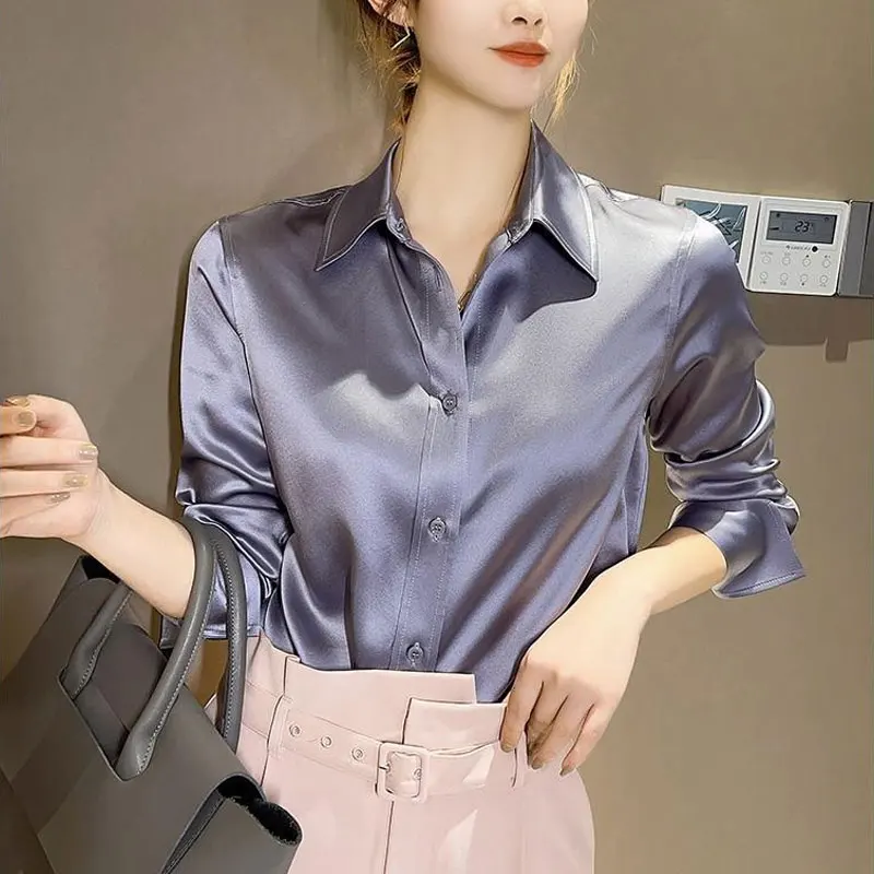 Рисунок 5 - Женская однотонная блузка с отложным воротником