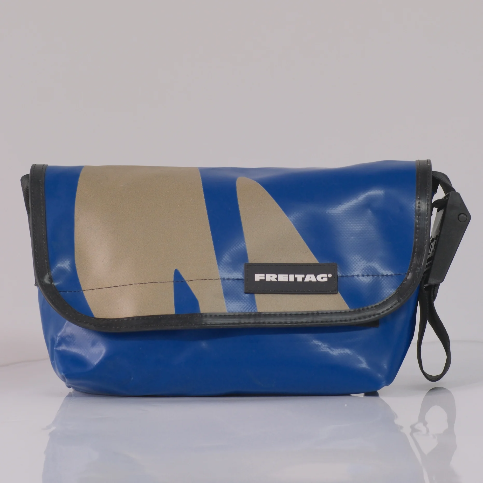 FREITAG F41 HAWAII FIVE-O Messenger Bag Single Shoulder Bag Crossbody Bag Swiss Cycling Eco-Friendly Bag