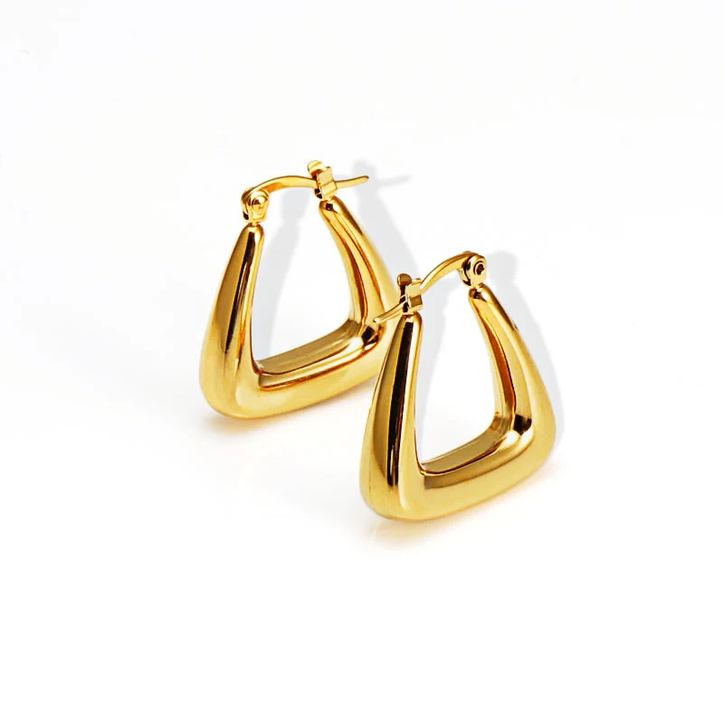 

Best selling U-shaped Stainless Steel Earrings Female Joker Personality Plated with 18k Gold Fashion Design Sense Earrings