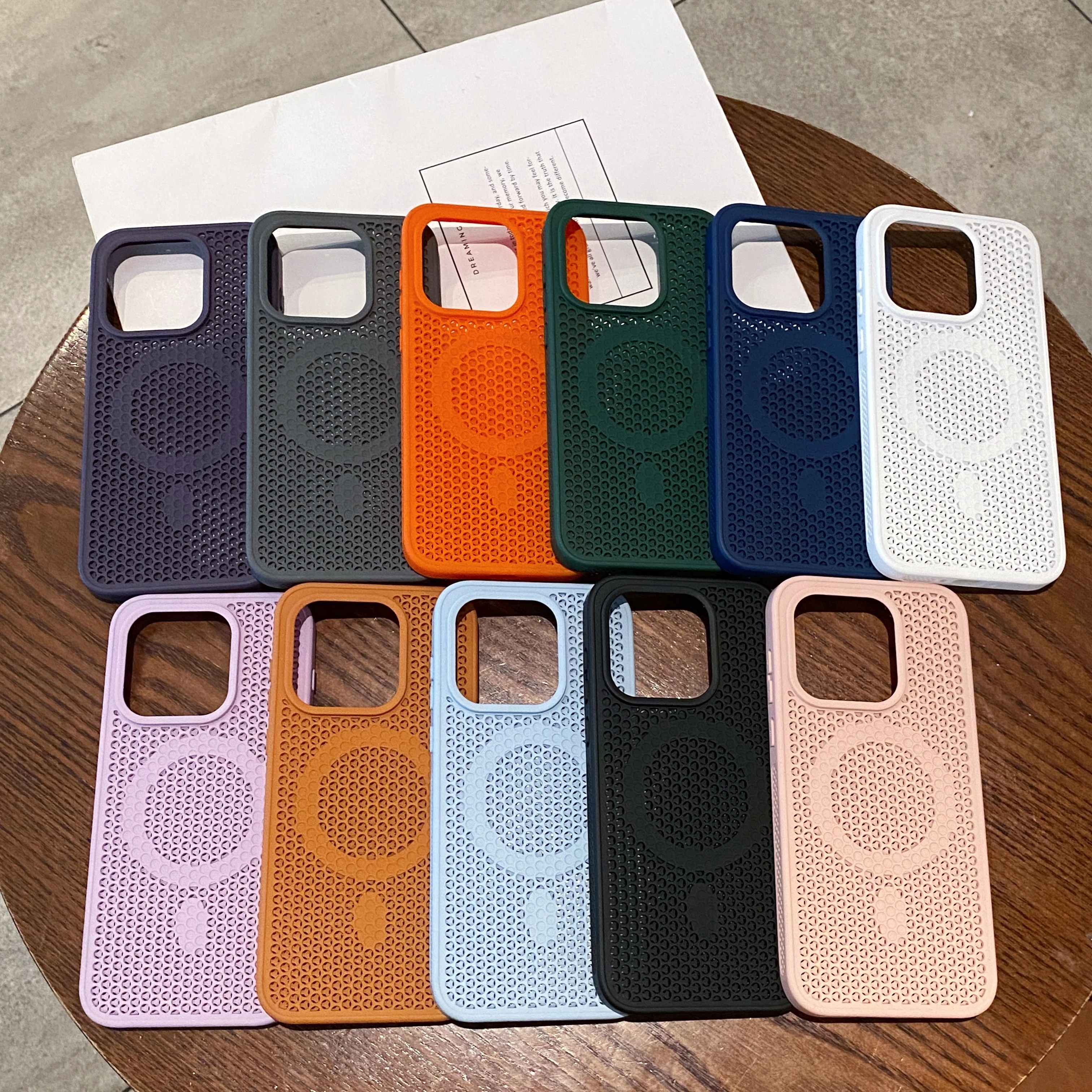 Magnetic Cooling Heat Dissipation Phone Case with Breathable Hard Back Cover