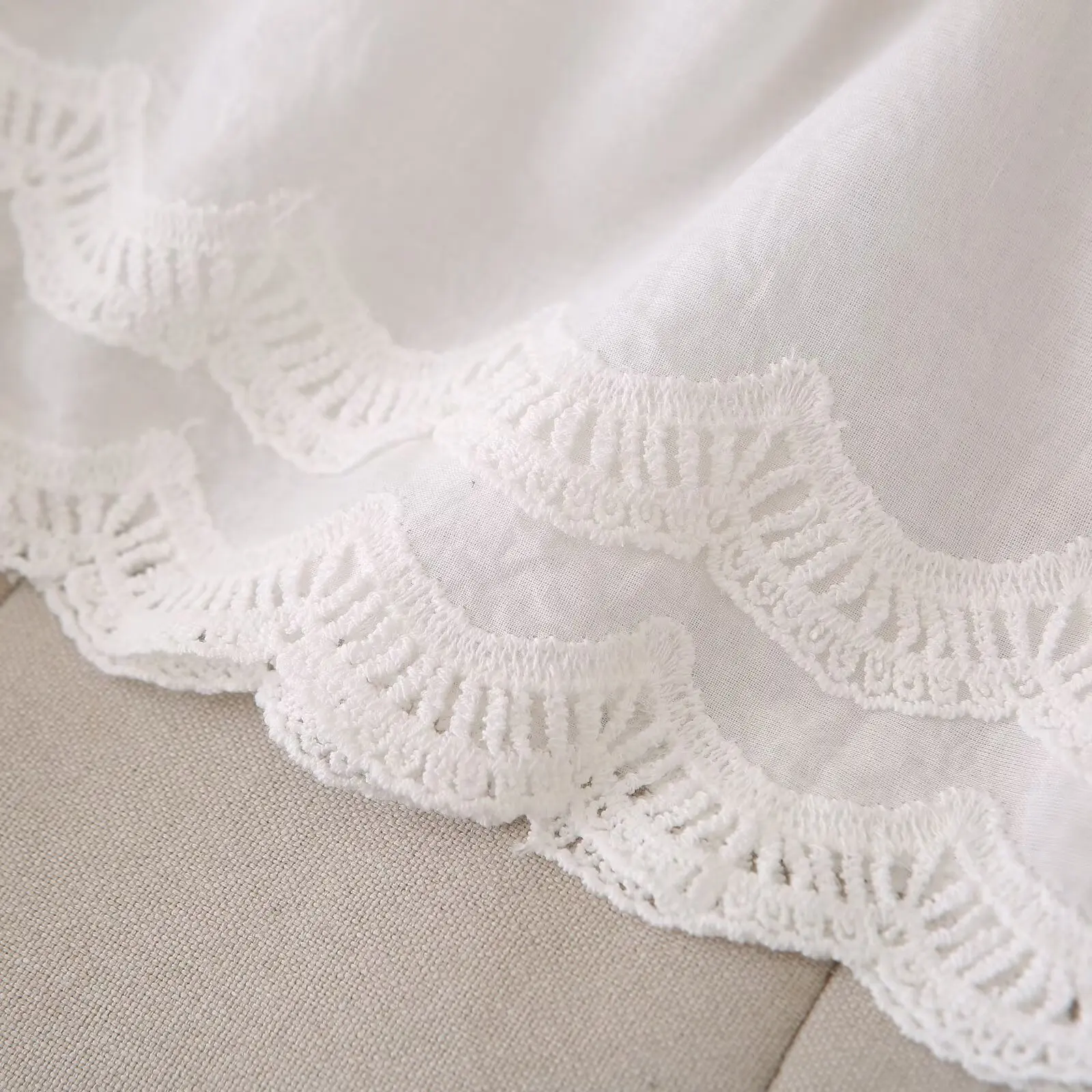 Fashion Plus Size Women's T-Shirt Autumn New Lace Patchwork Cotton Long Sleeved Tops 669