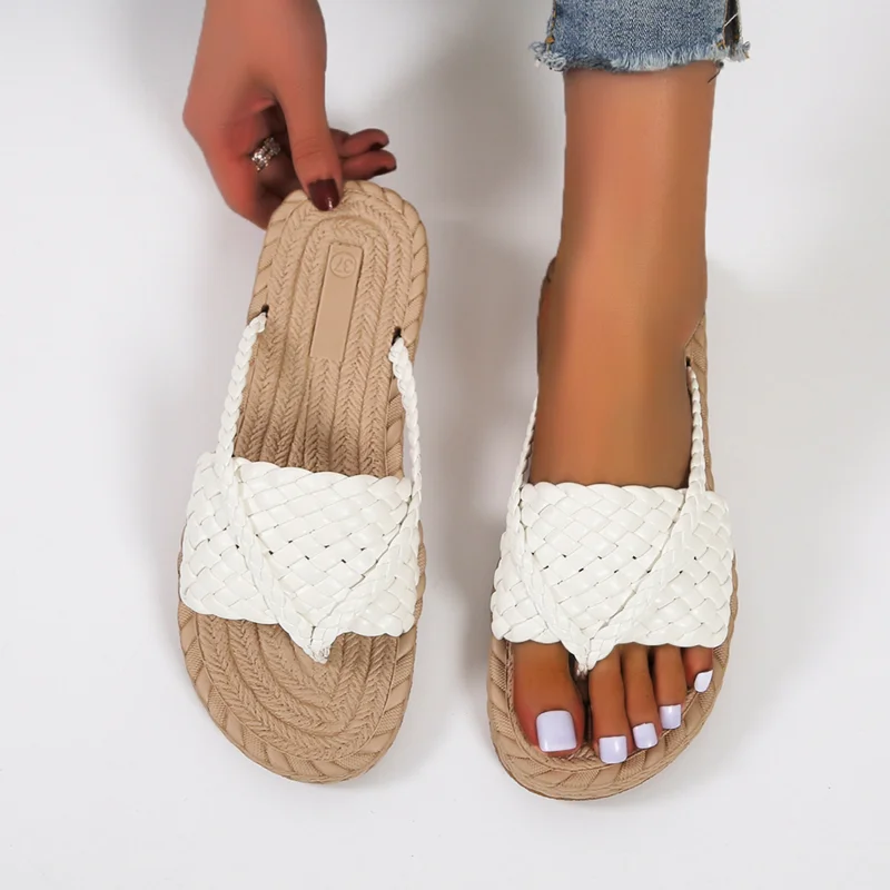 

2023 Summer New Women's Clip-toe Slippers Retro Woven Lightweight Non-slip Flat Shoes Casual Leather Slip-on Beach Flip-flops