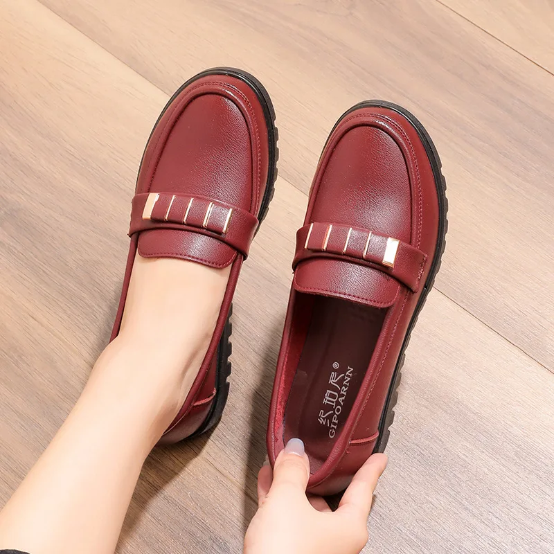 Autumn Women' Flat Shoes Genuine Leather Casual Loafers Slip On Mother Shoes Soft Bottom Comfort Lady Driving Shoes Plus Size