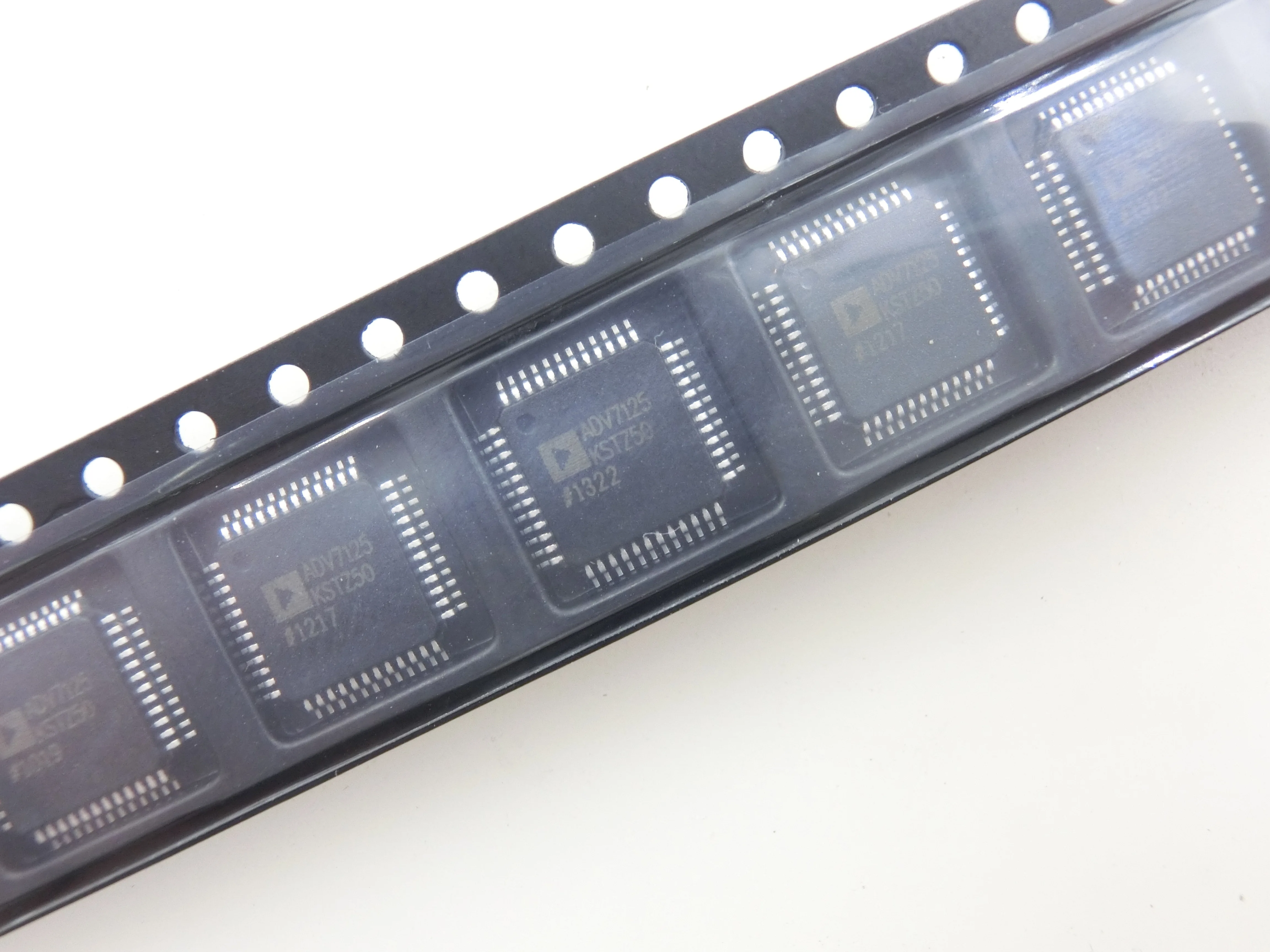 

10PCS New original ADV7125KSTZ50 ADV7125KST50 ADV7125 LQFP-48 Good quality