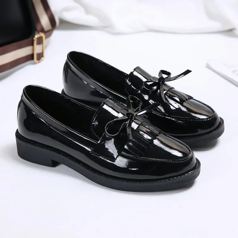 여성용 블랙 페이턴트 가죽 로퍼 플랫폼 슬립 온 여성용 신발 새 봄 영국 술 캐주얼 Bowknot Flats Shoes