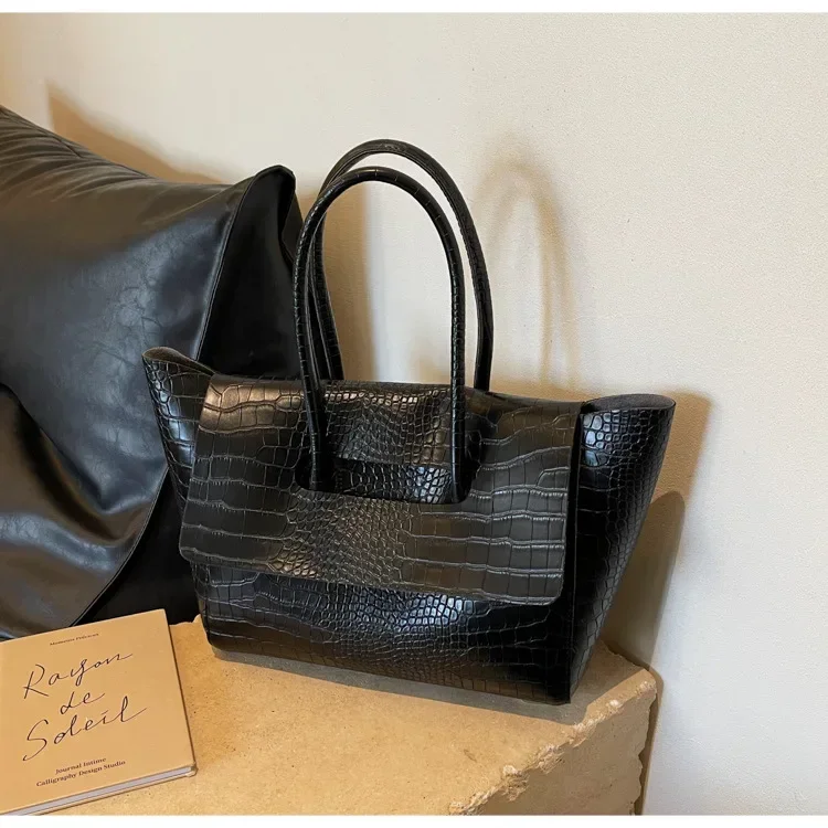 Luxury Crocodile Pattern Women’s Shoulder Tote Bag