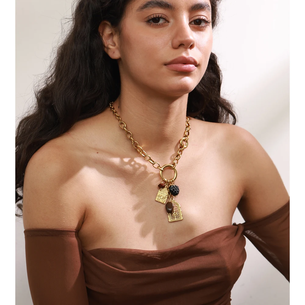 Yhpup Resin Heart Pendant Necklace