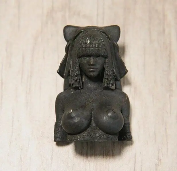 Brass Egyptian Queen Statue Miniature Version of Body Art Antique Decorations 4
