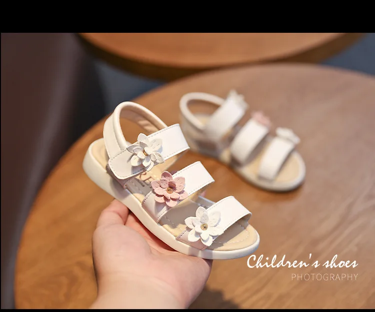 Girls Floral Sandals 2022 Summer Brand New Children Beach Shoes Kids School Sandals Toddlers Big Girl Princess Sweet 3 Flowers best leather shoes