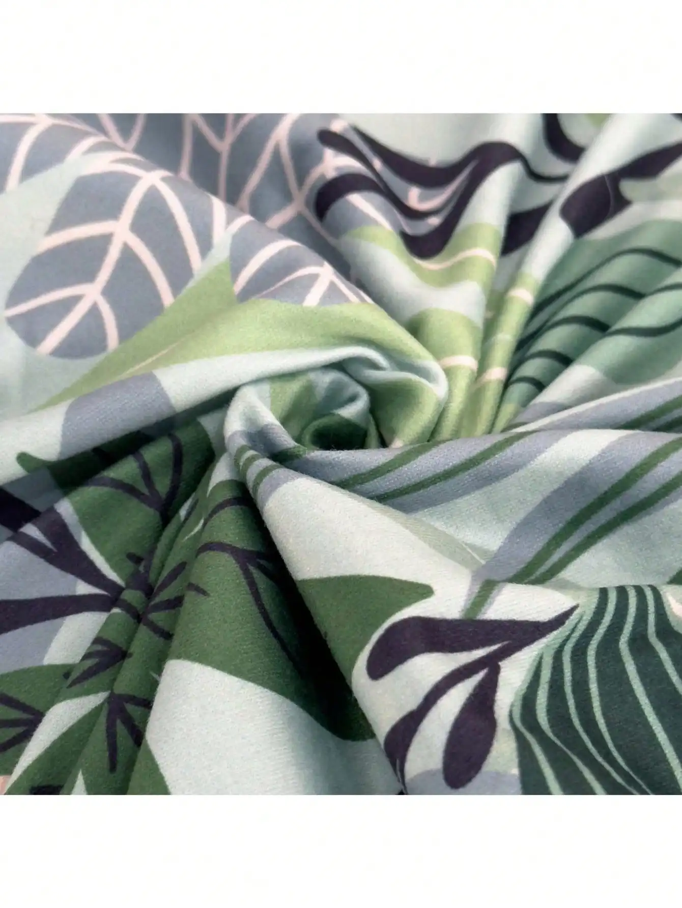 Outdoor Tropical Print Sofa Cushion Cover Image 11