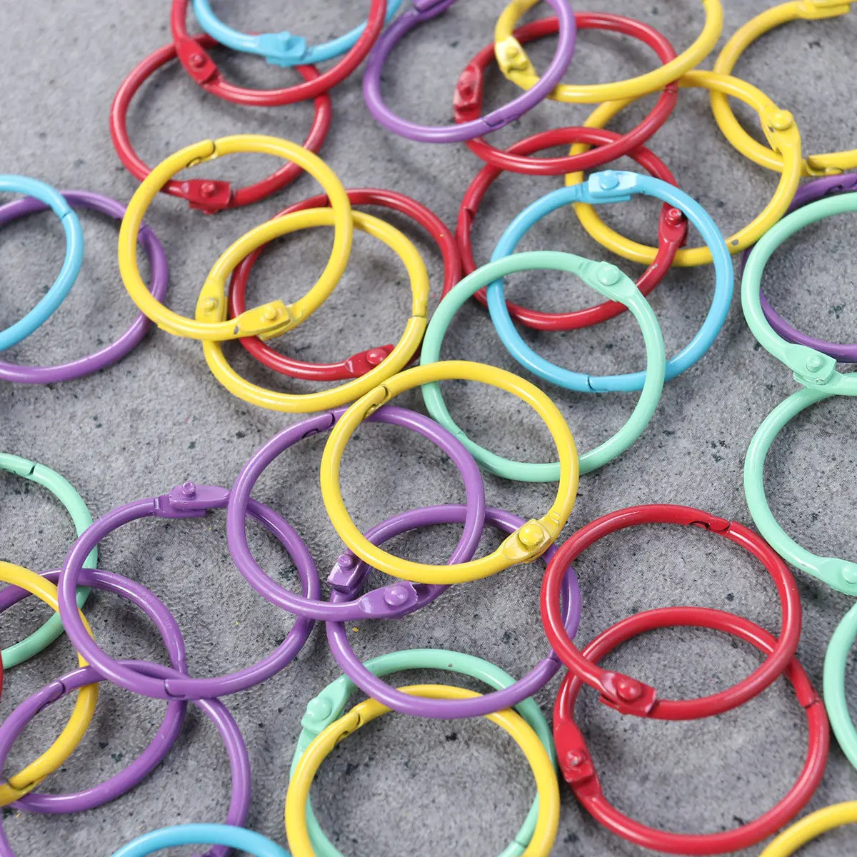 50Pcs 다채로운 책 반지 금속 느슨한 잎 바인더 강력한 니켈 도금 사무실 바인딩 용품 메모 송장 키 링 주최자