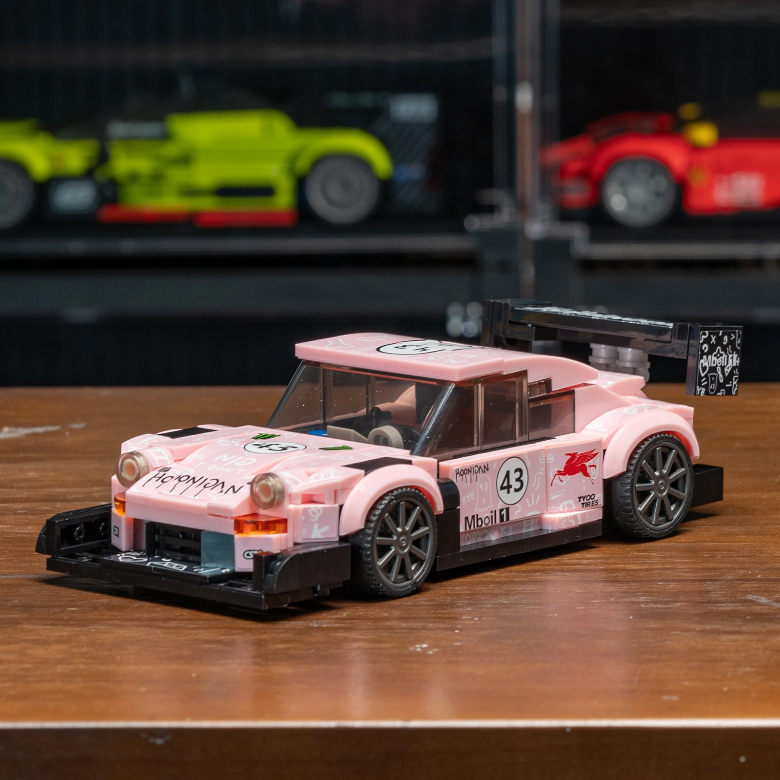 281PCS 핑크 그래피티 레트로 레이싱카 조립 세트, 1:24 스케일 커스텀 스포츠카 모델 키트, 수집용 스피드 자동차 전시품