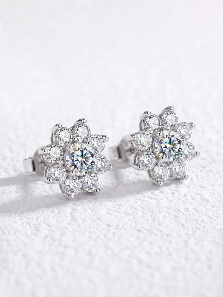 DW 0.5CT Moissanite Diamond Flower Stud Earrings for Women Real 925 Sterling Silver Solitaire Eternity Wedding Party Jewelry