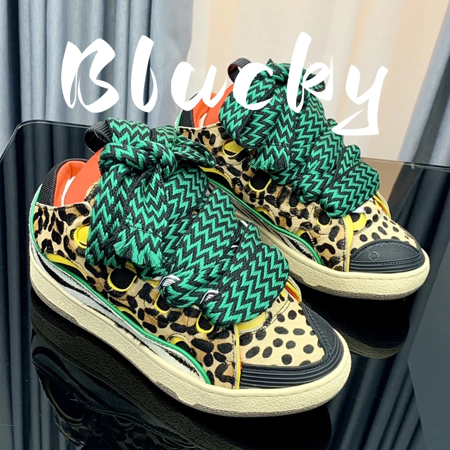 Рисунок 6 - Повседневная обувь для мужчин и женщин