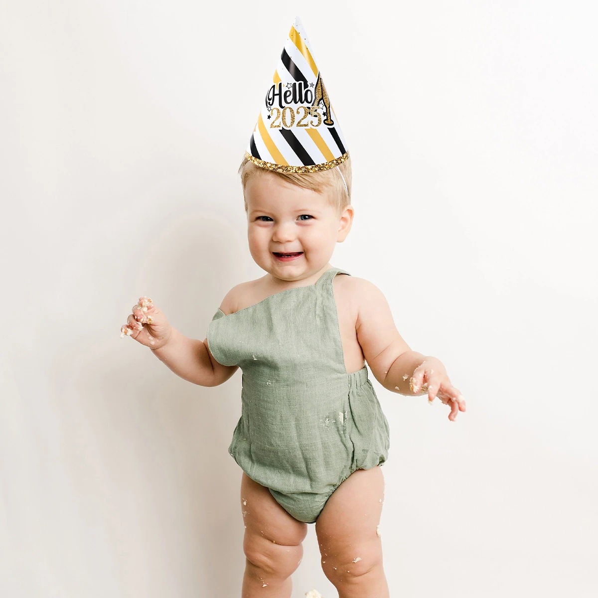 Description Picture 6 of itemHappy New Year 2025 Black Gold Disposable Hat 2025 Kids Favors Happy New Year Black Glitter Paper Hat New Years Eve Party Decors