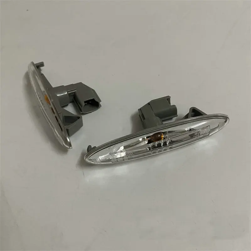 

Apply to Model year 05-09 an crown Leaf plate turn signal Fender signal lamp One price