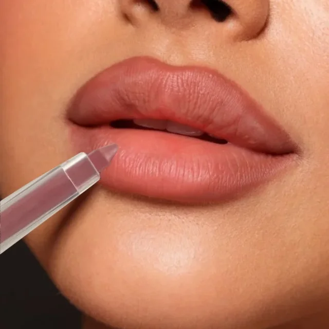 39976-2bac4c.jpg Waterproof Matte Lipstick – Long-Lasting Red Contour