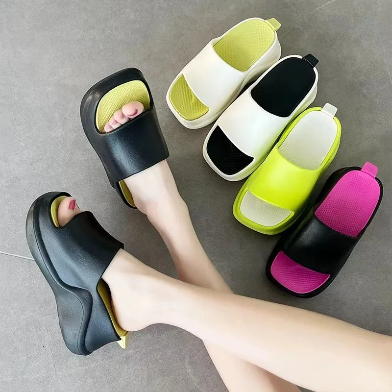 2024 Step on The Poop Feeling Thick Soled Slippers Women Wear Summer New Increase Flip-flops Casual Comfortable Shoes