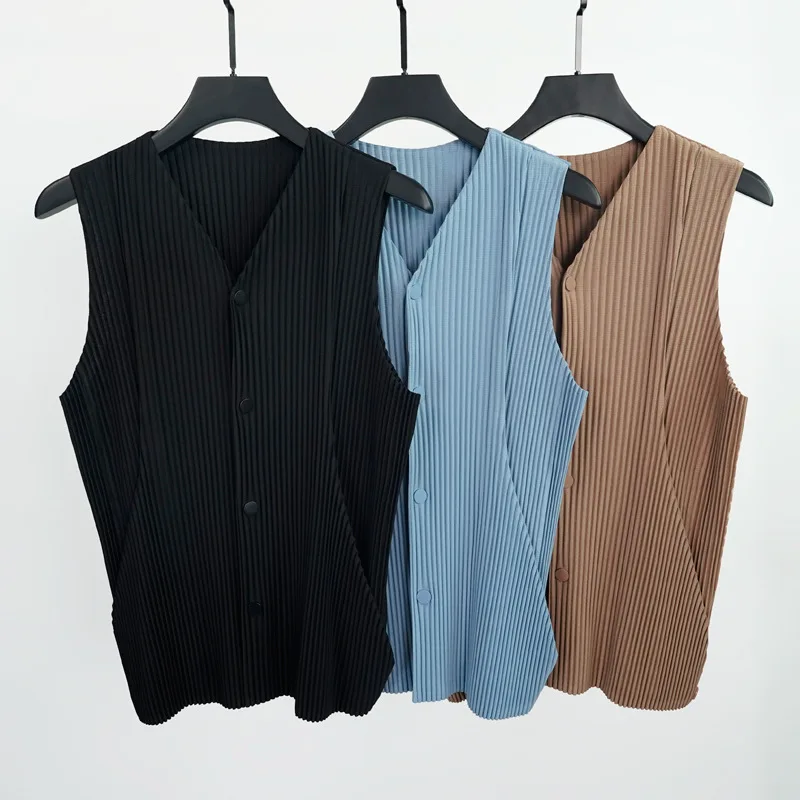 Pleats 2024 Pleated New Men's Waistcoat Pleated Buckle Vest Summer New Business Casual Versatile Men's Clothing 2