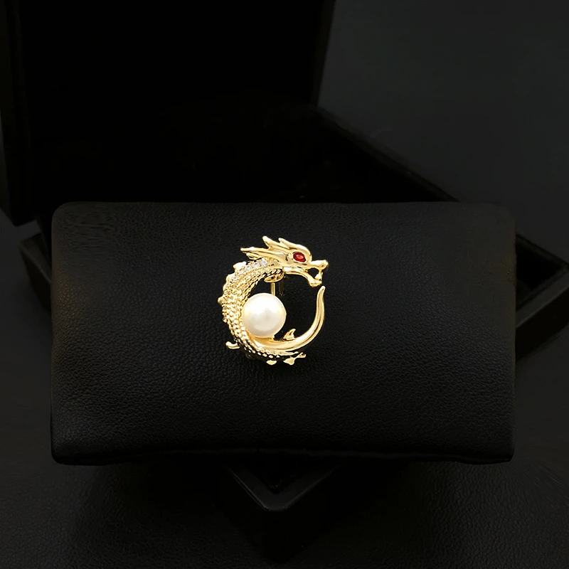 

Luxury Dragon Animal Brooch Women's Pearl Corsage Cardigan Neckline Suit Male Collar Pin Zodiac Accessories Badge Jewelry 5536