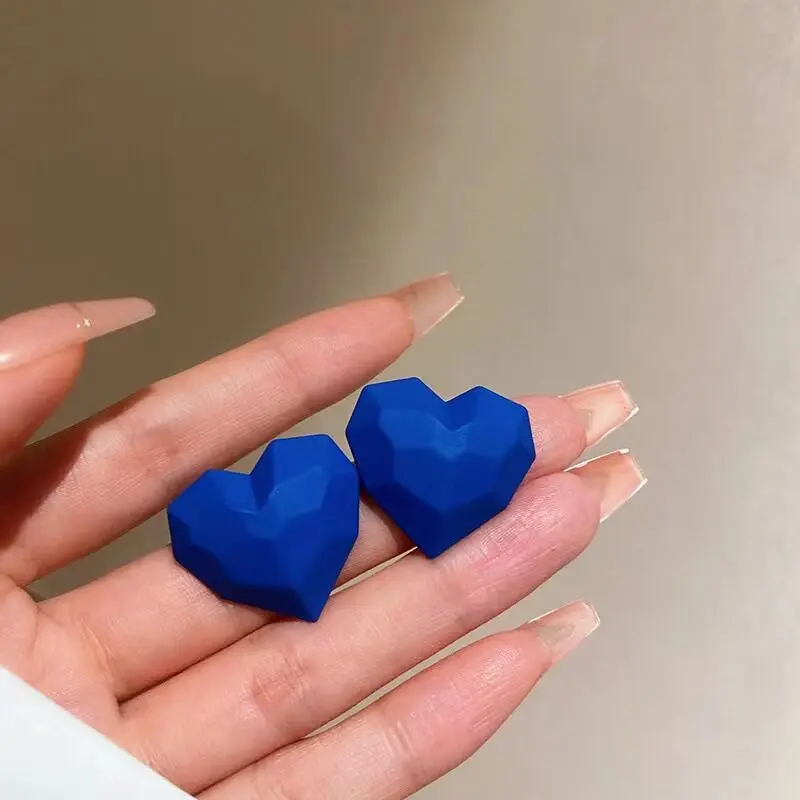 Orecchini a cuore geometrico acrilico // Accessorio // Pezzo di dichiarazione // Corazon // Artistico // Colorato - Italia