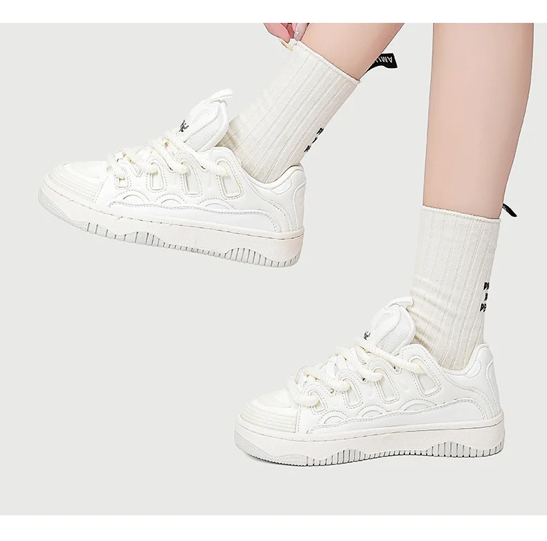 Leisure sports bread shoes China-Chic small crowd small white shoes women versatile retro thick soled student board shoes