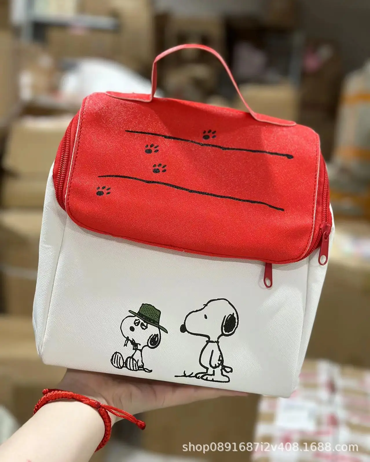 

Hot Snoopy Cartoon House Style Storage Bag Japanese Magazine Appendix Same Large Capacity Toilet Bag Makeup Bag for Women