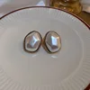Mode irrégulière perle boucles d'oreilles femme 2025 à la mode rétro couleur or simulé perle boucles d'oreilles pour les femmes bijoux de mariage