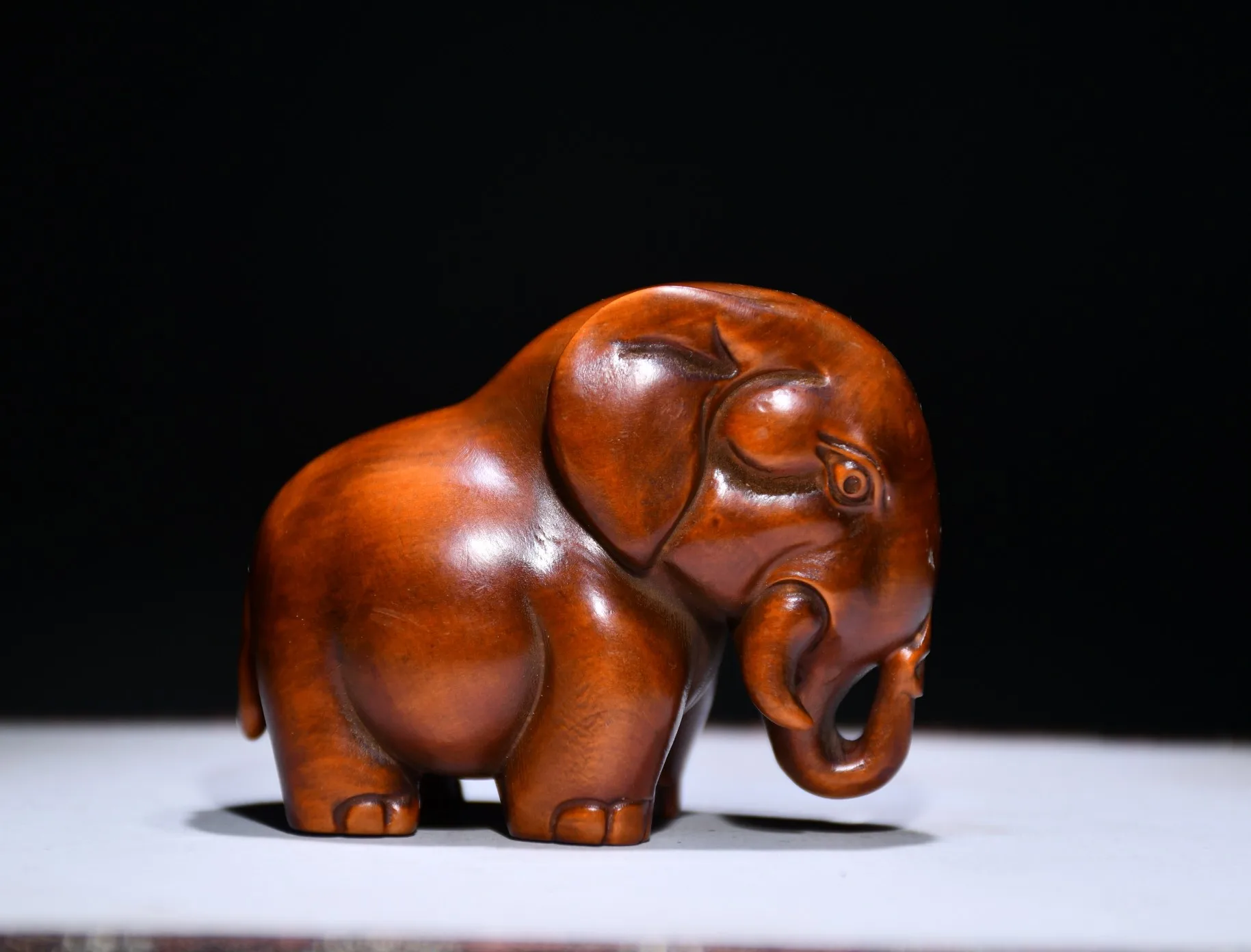 

2"Tibet Temple Collection Old Boxwood Elephant Asian Elephant Peaceful Elephant May all your wishes come true office ornament