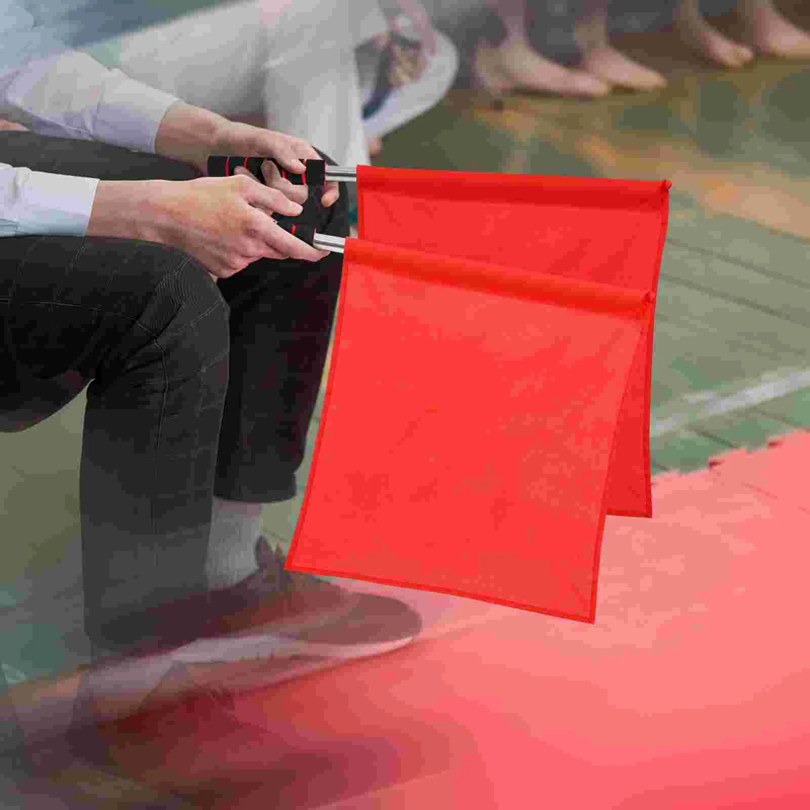 Рисунок 5 - Флажки рефери рука